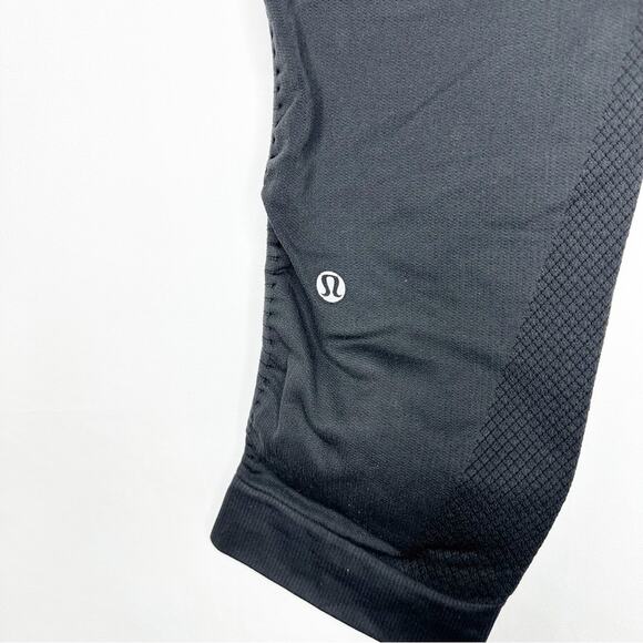 LULULEMON In the Flow Black Capri Leggings in Size 4 - Picture 4 of 6